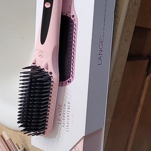 EUC Lecitr hairbrush straightener
